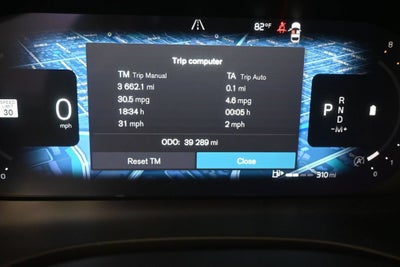 2024 Volvo XC60 Plus Dark Theme