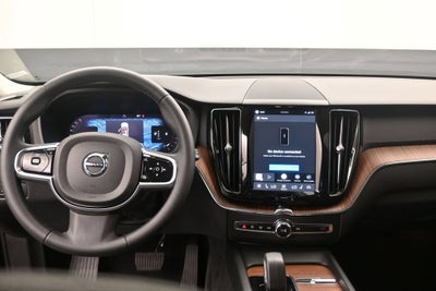 2024 Volvo XC60 Plus Dark Theme