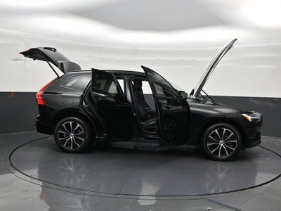 2024 Volvo XC60 Plus Dark Theme