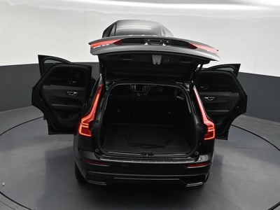 2024 Volvo XC60 Plus Dark Theme