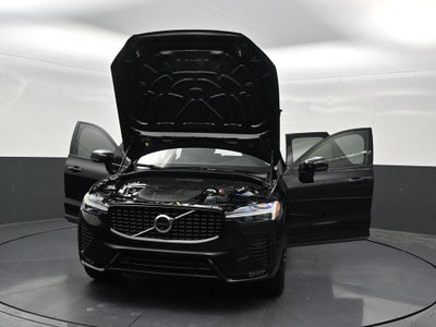 2024 Volvo XC60 Plus Dark Theme