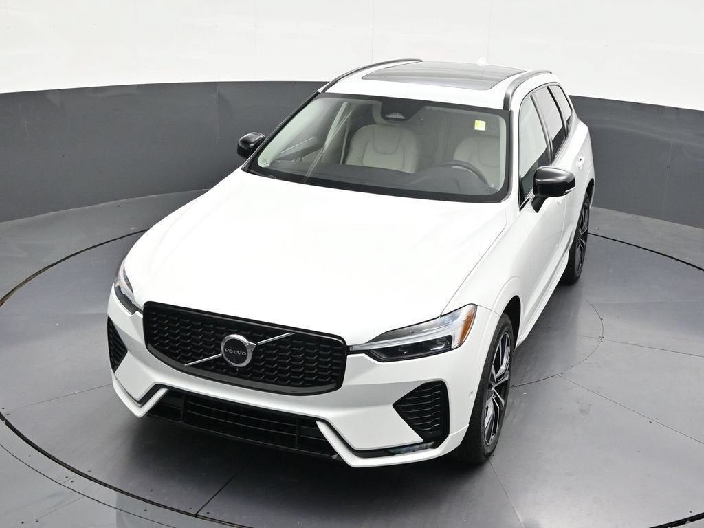2024 Volvo XC60 B5 Plus Dark Theme