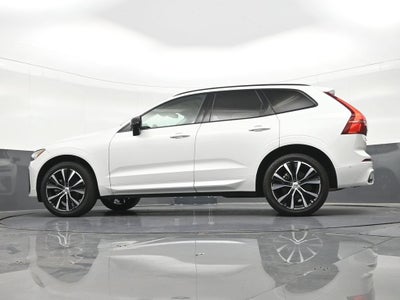 2024 Volvo XC60 B5 Plus Dark Theme