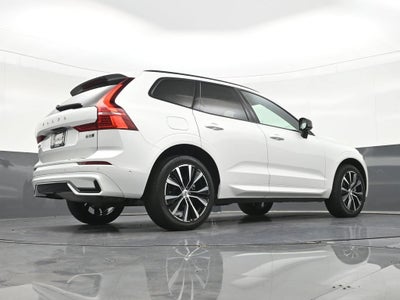 2024 Volvo XC60 B5 Plus Dark Theme