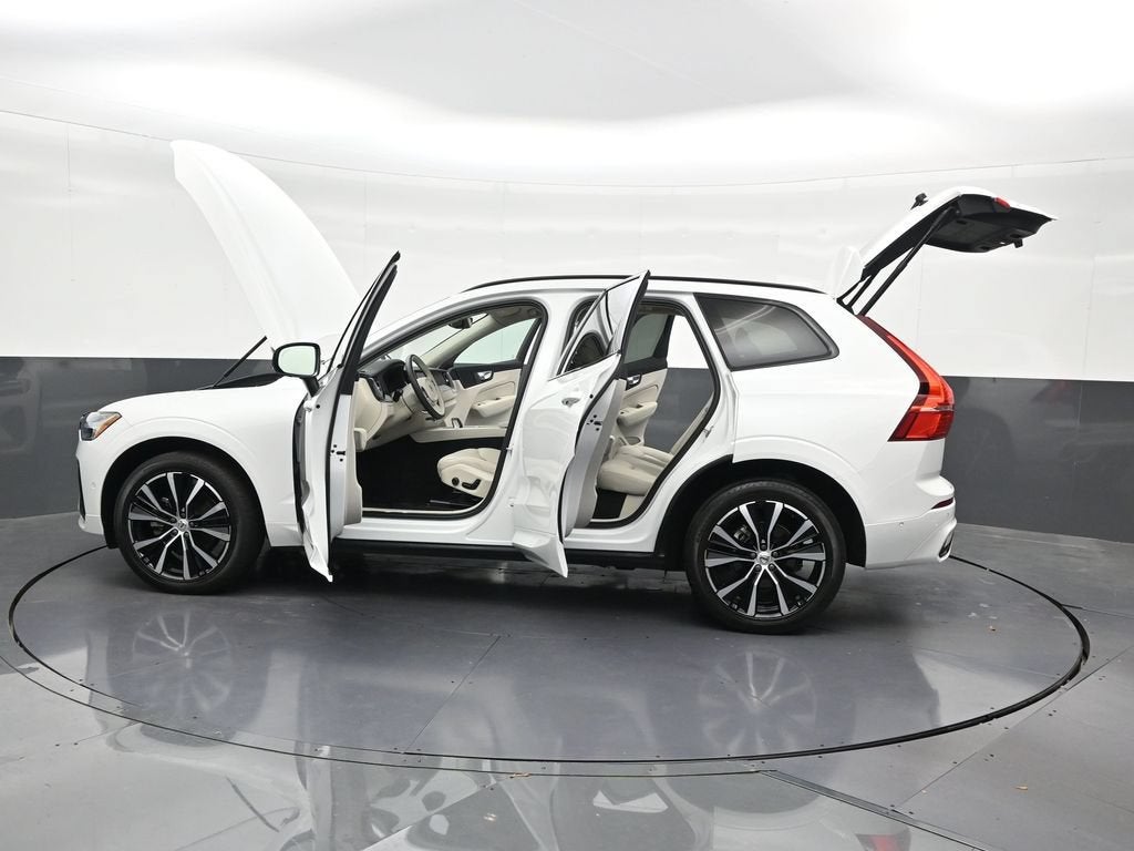 2024 Volvo XC60 B5 Plus Dark Theme