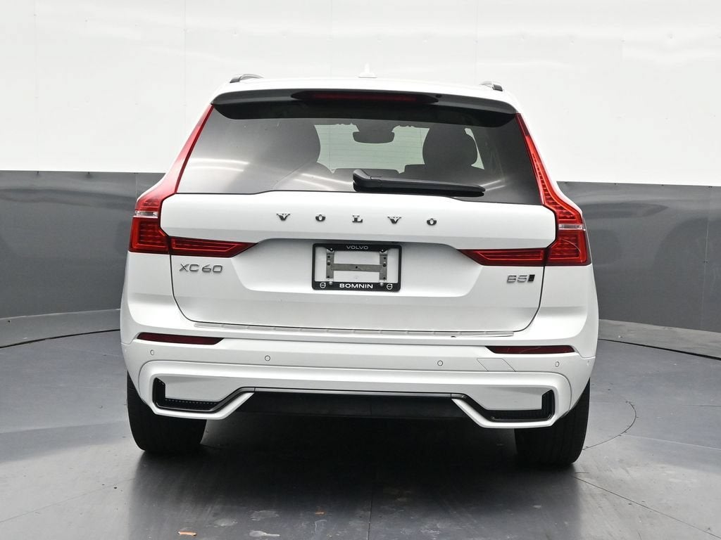 2024 Volvo XC60 B5 Plus Dark Theme