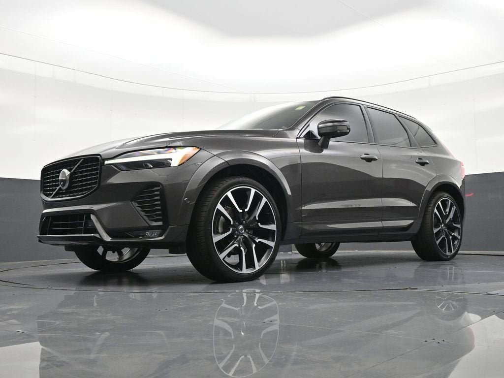 2024 Volvo XC60 Ultimate Dark Theme