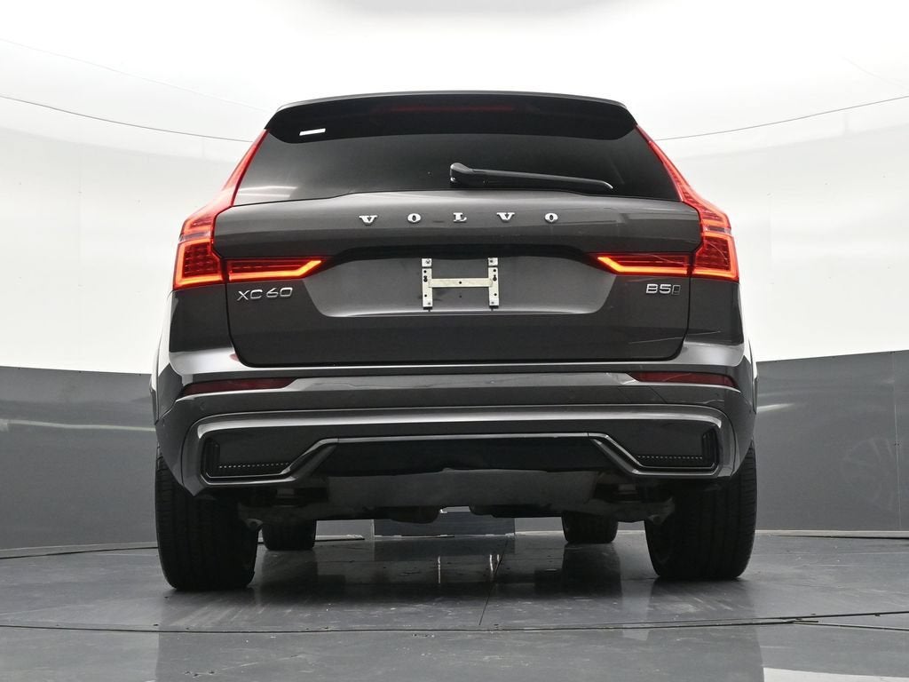 2024 Volvo XC60 Ultimate Dark Theme
