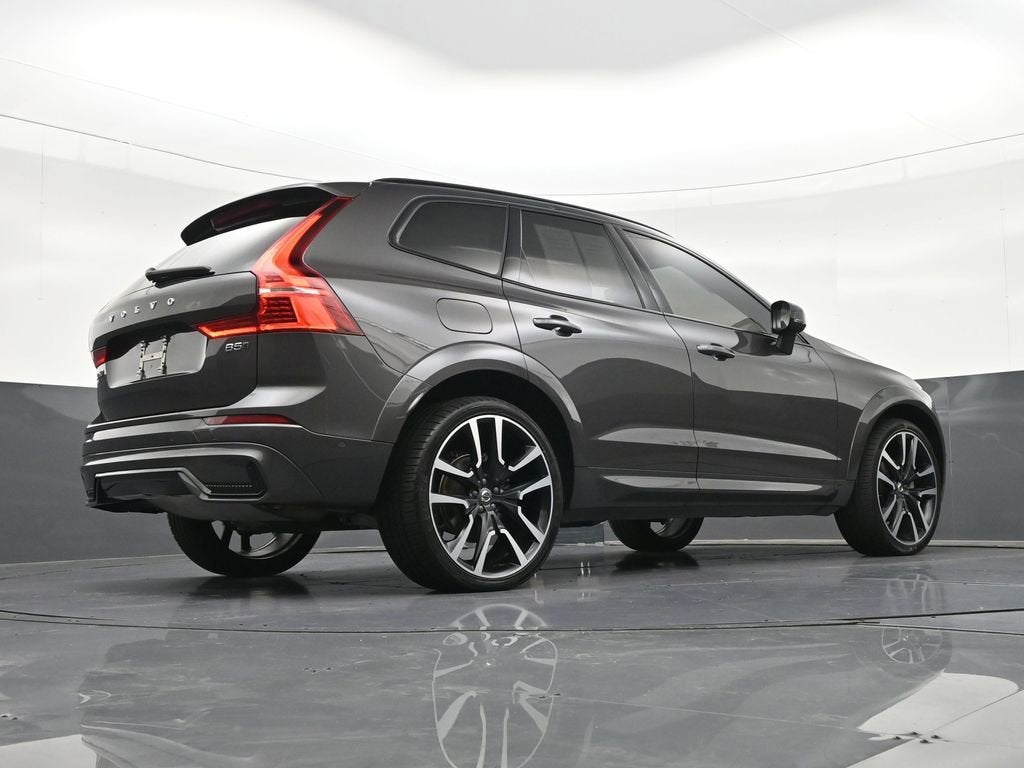 2024 Volvo XC60 Ultimate Dark Theme