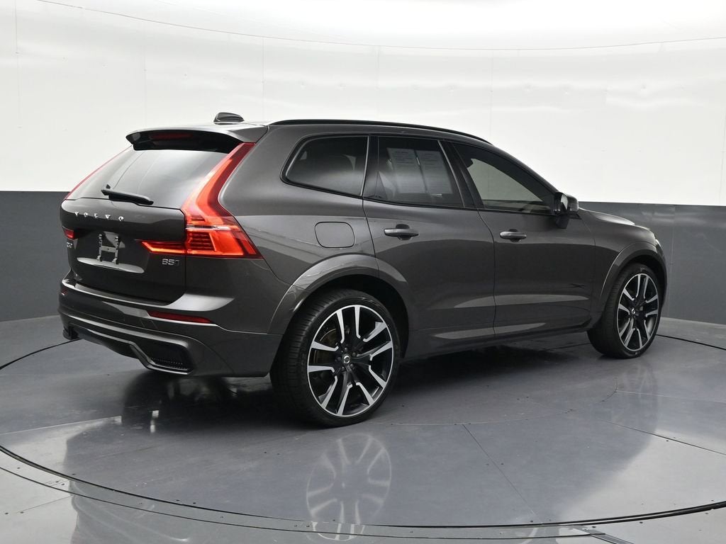 2024 Volvo XC60 Ultimate Dark Theme