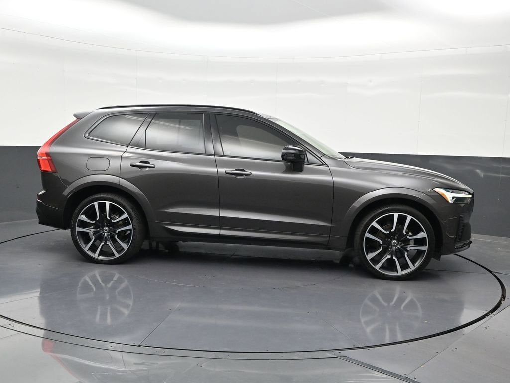 2024 Volvo XC60 Ultimate Dark Theme