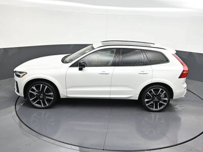 2024 Volvo XC60 B5 Ultimate Dark Theme