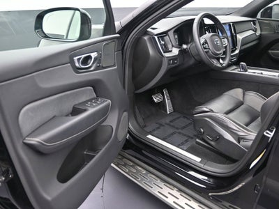 2022 Volvo XC60 R-Design