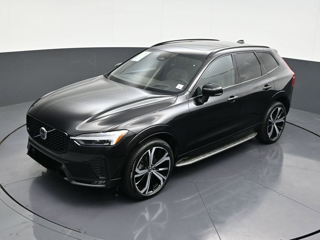 2022 Volvo XC60 R-Design