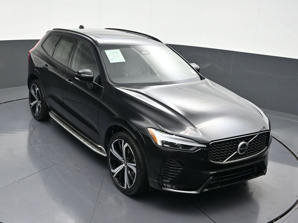 2022 Volvo XC60 R-Design
