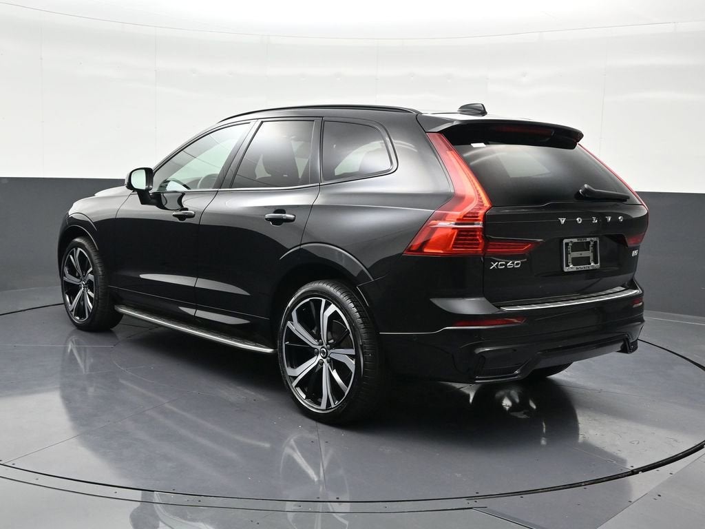 2022 Volvo XC60 R-Design