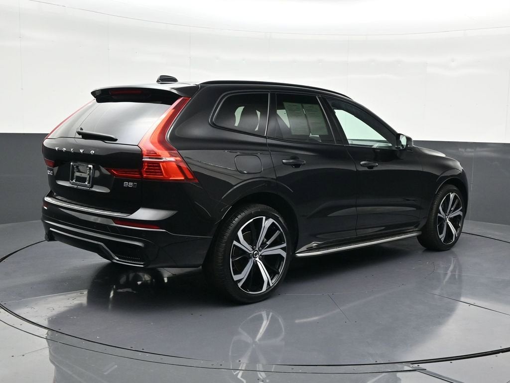 2022 Volvo XC60 R-Design