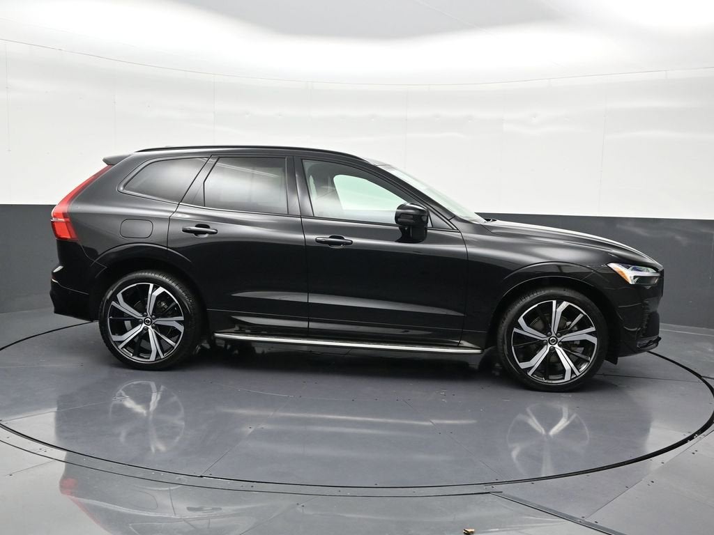 2022 Volvo XC60 R-Design