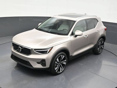 2024 Volvo XC40 B5 Plus Bright Theme
