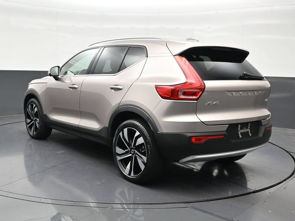 2024 Volvo XC40 B5 Plus Bright Theme