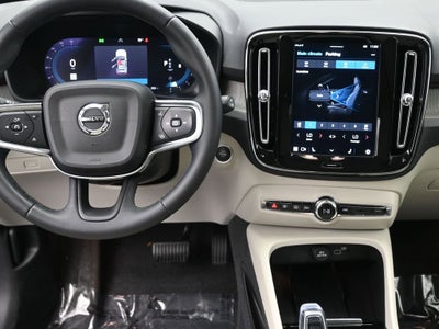 2023 Volvo XC40 Ultimate Bright Theme