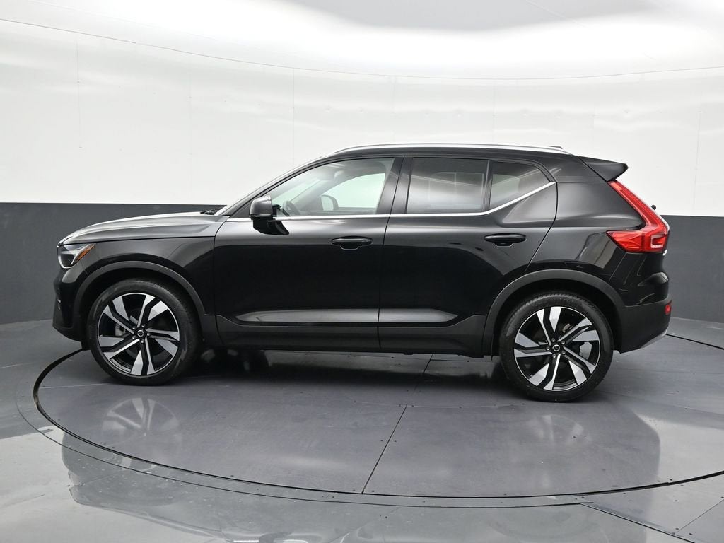 2023 Volvo XC40 Ultimate Bright Theme