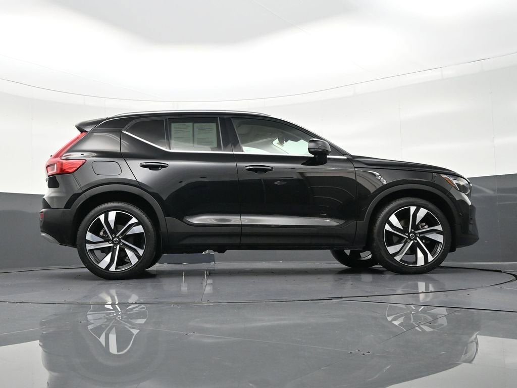 2023 Volvo XC40 Ultimate Bright Theme