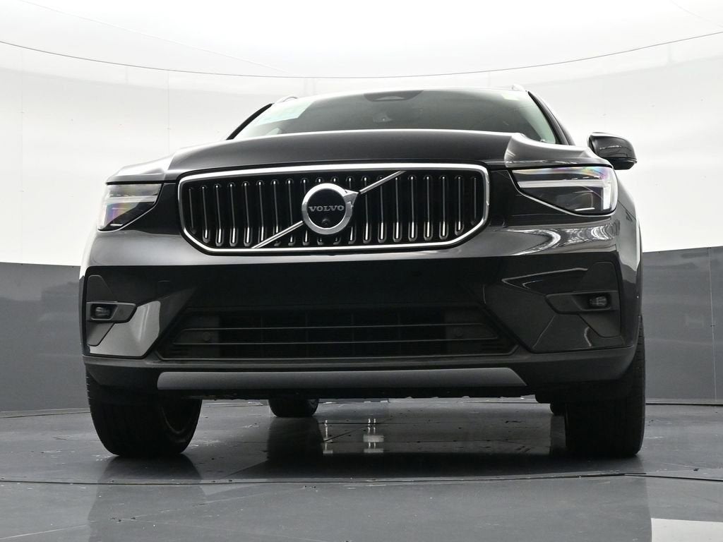 2023 Volvo XC40 Ultimate Bright Theme
