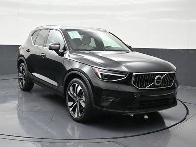 2023 Volvo XC40 Ultimate Bright Theme