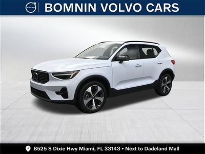 2024 Volvo XC40 Plus Dark Theme