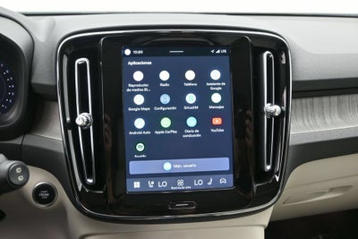 2024 Volvo XC40 Plus Dark Theme