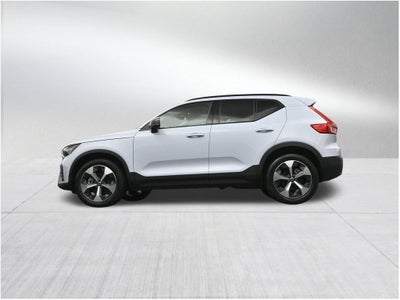 2024 Volvo XC40 Plus Dark Theme