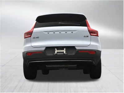 2024 Volvo XC40 Plus Dark Theme