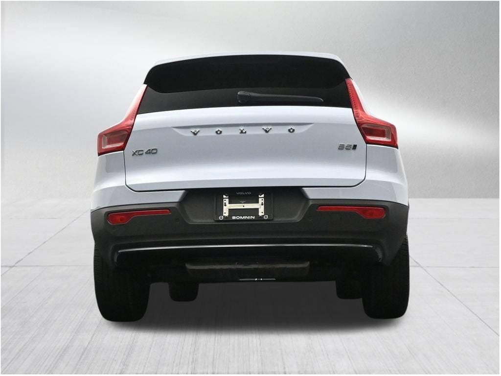 2024 Volvo XC40 Plus Dark Theme