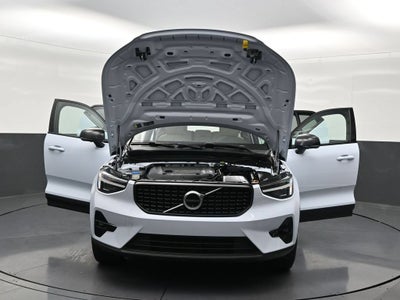 2024 Volvo XC40 Plus Dark Theme