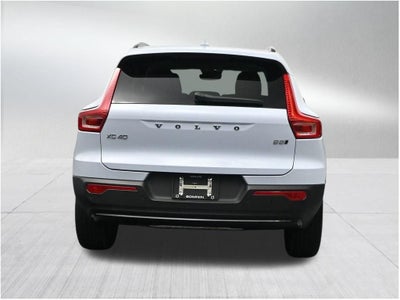 2024 Volvo XC40 Plus Dark Theme