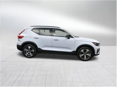 2024 Volvo XC40 Plus Dark Theme