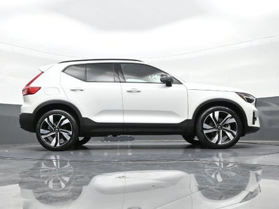 2024 Volvo XC40 Plus Dark Theme