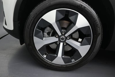 2023 Volvo XC40 Plus Bright Theme