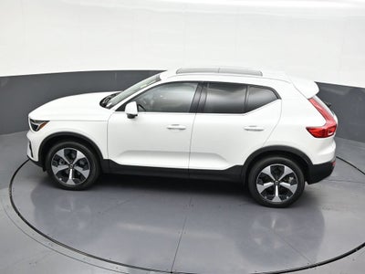 2023 Volvo XC40 Plus Bright Theme