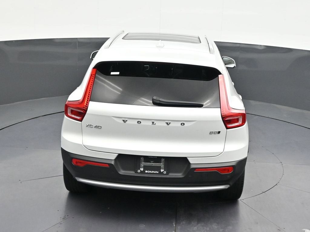 2023 Volvo XC40 Plus Bright Theme