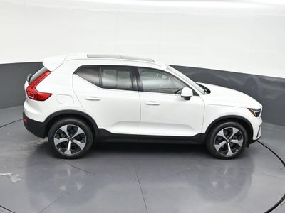 2023 Volvo XC40 Plus Bright Theme