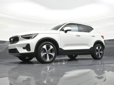 2023 Volvo XC40 Plus Bright Theme