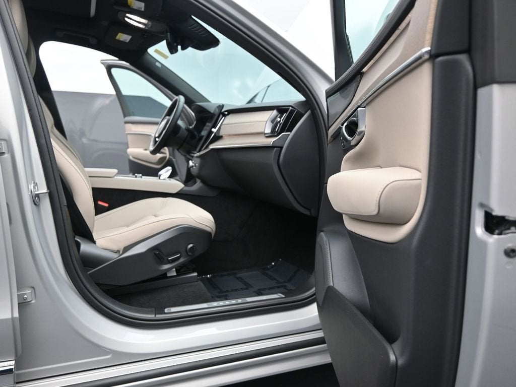 2025 Volvo XC90 Plus