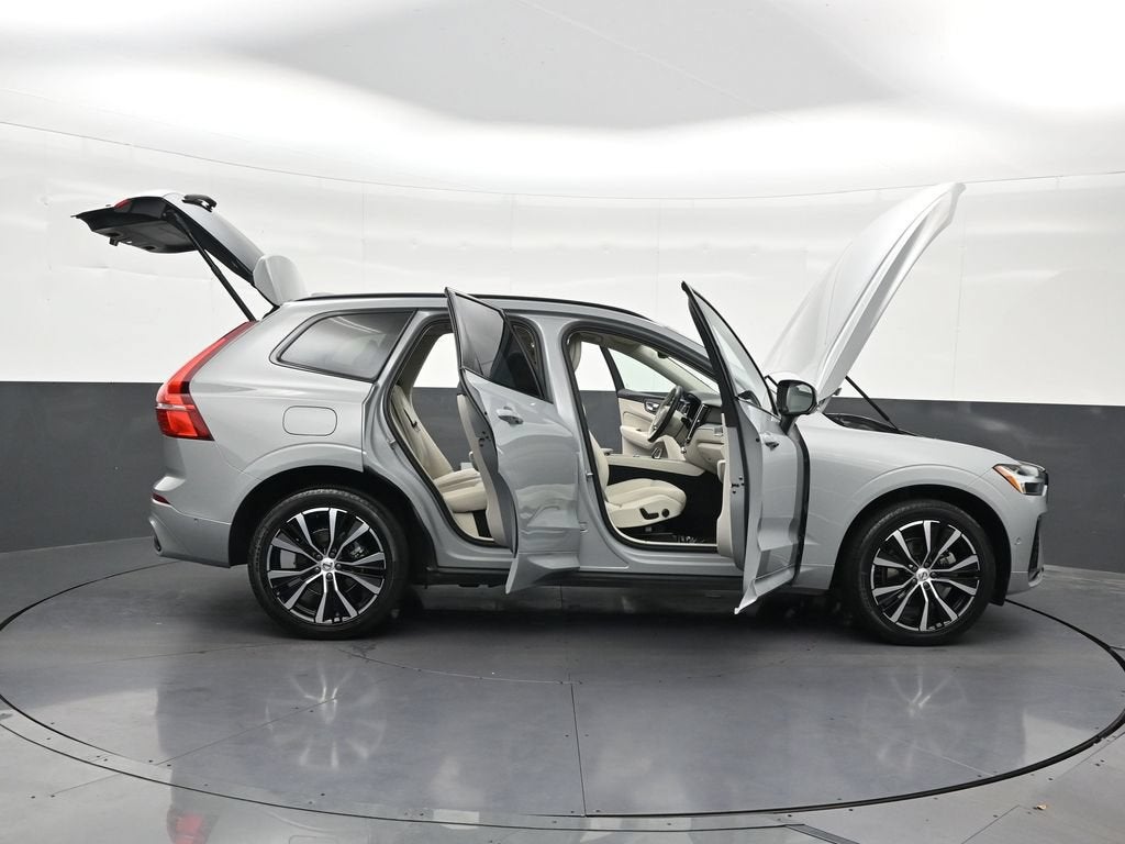 2025 Volvo XC60 B5 Plus