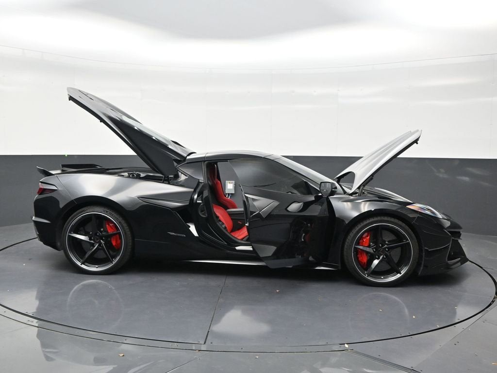 2025 Chevrolet Corvette E-Ray 1LZ