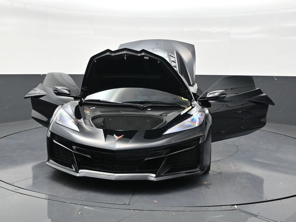2025 Chevrolet Corvette E-Ray 1LZ