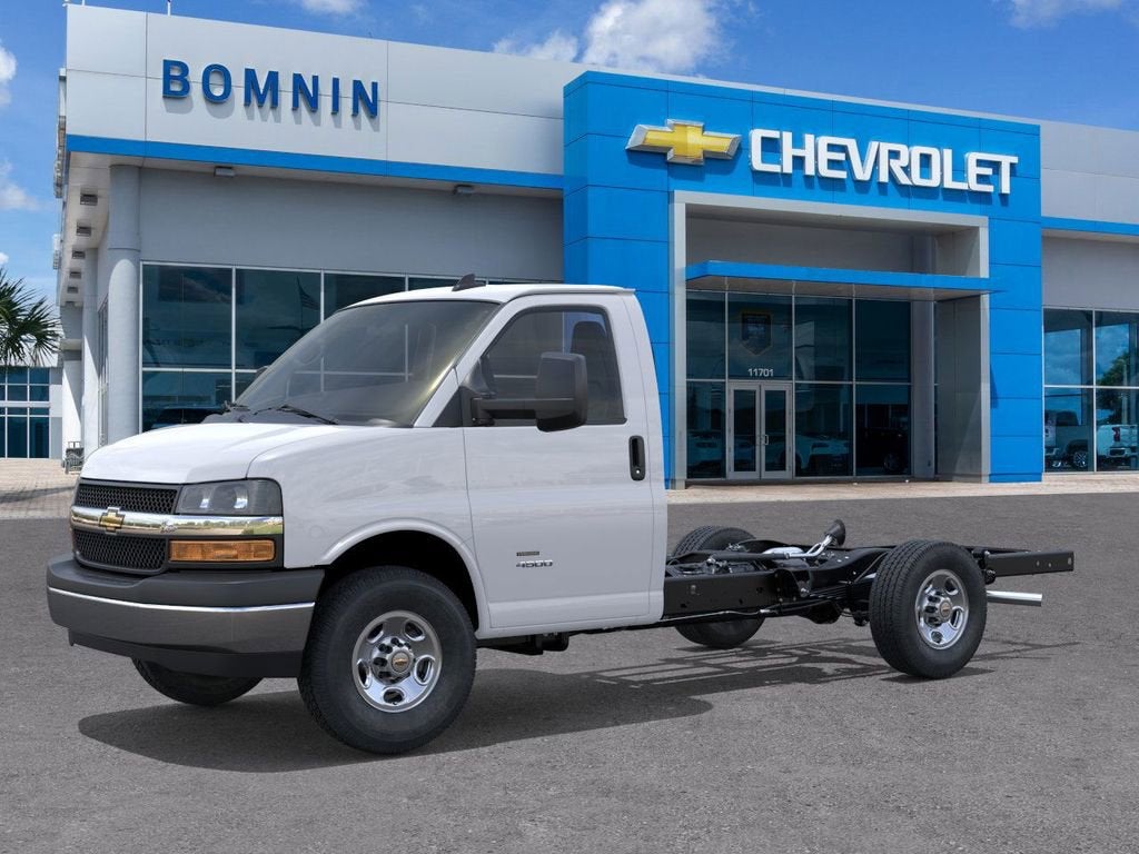 2025 Chevrolet Express Cutaway 3500 1WT