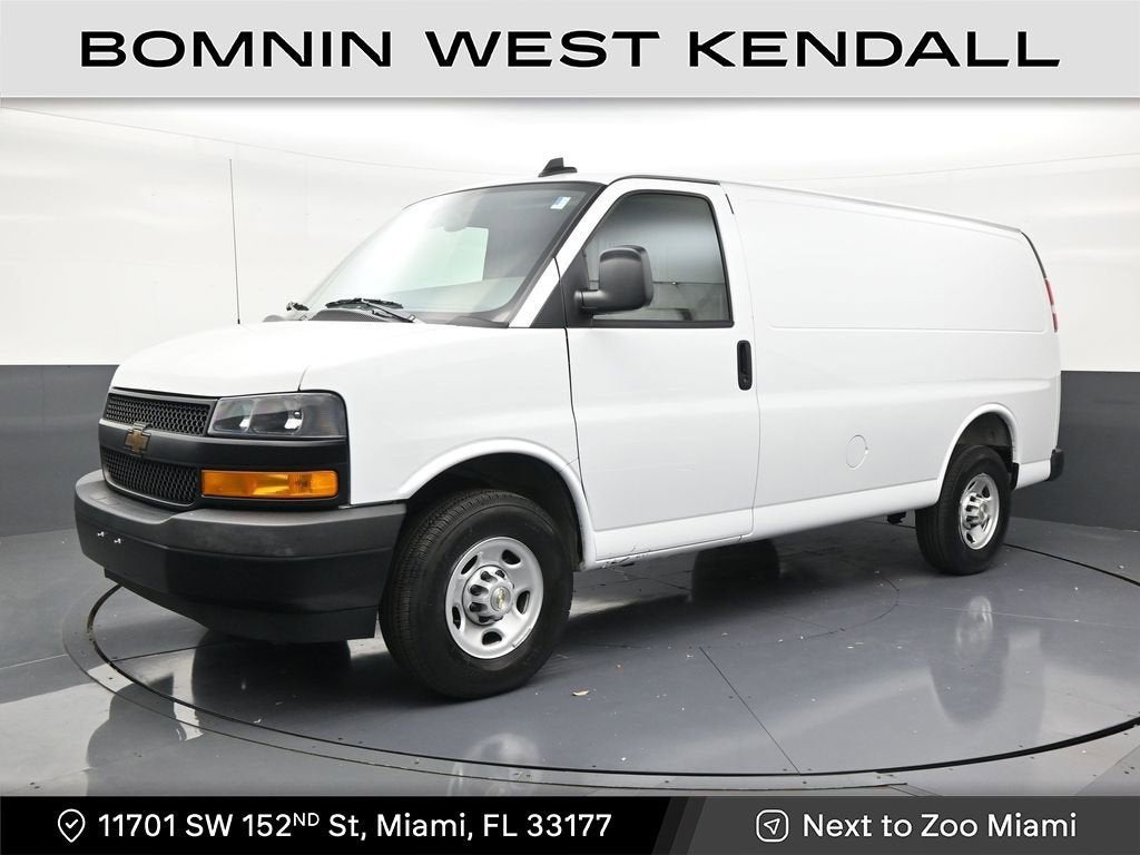 2025 Chevrolet Express 2500 Work Van HD's photo