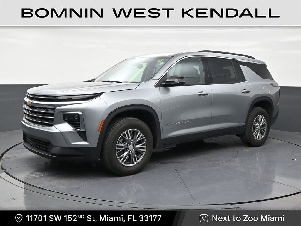 2024 Chevrolet Traverse LT